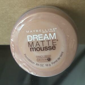 Maybelline Dream Matte Mousse Foundation - Medium 1 Sandy Beige